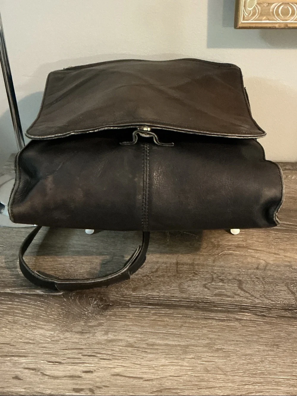 HOBO Vintage Dark Brown Leather Messenger Bag Front Flap Shoulder Backpack Carry